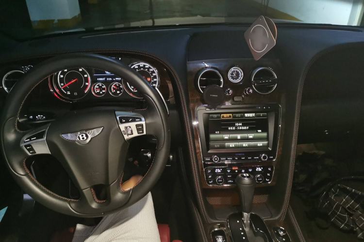 Used Bentley Continental 2016 4.0T GT V8 Standard Edition Center Console