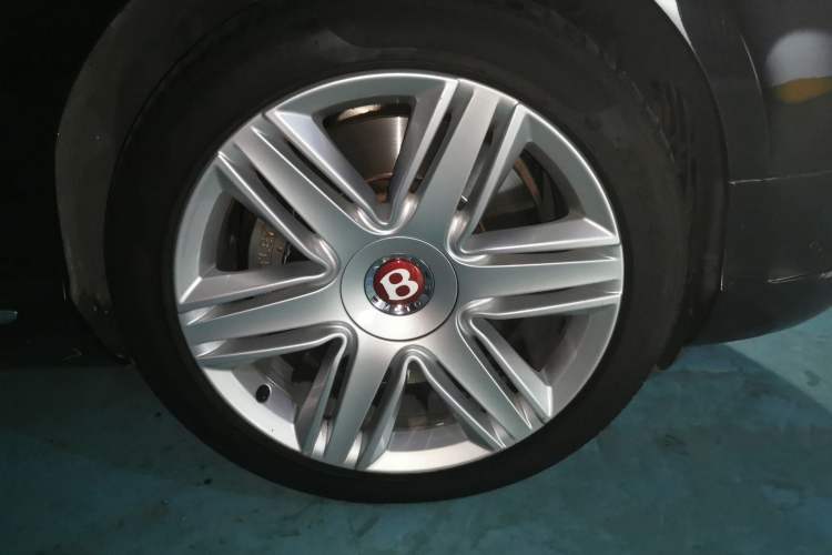 Used Bentley Continental 2016 4.0T GT V8 Standard Edition Right Front Wheel Hub