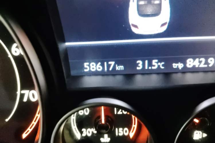 Used Bentley Continental 2016 4.0T GT V8 S Standard Edition Odometer Close Up