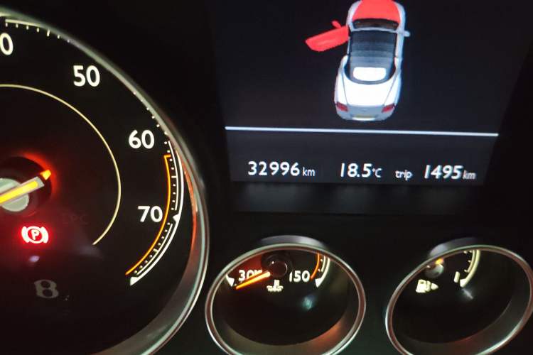 Used Bentley Continental 2017 4.0T GT V8 Convertible Odometer Close Up