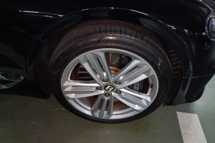 Used Bentley Continental 2018 6.0T GT W12 Right Front Wheel Hub