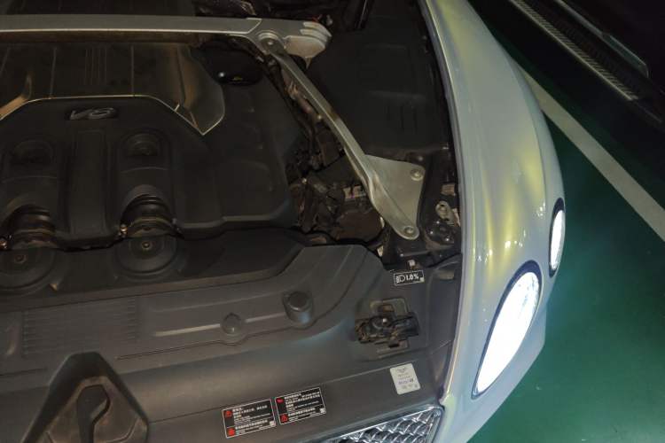 Used Bentley Continental 2020 4.0T GT V8 Engine Bay Left