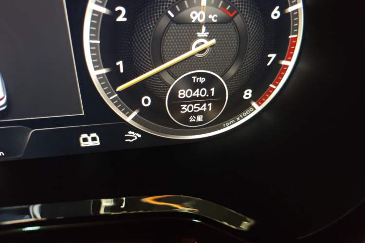Used Bentley Continental 2020 4.0T GT V8 Odometer Close Up