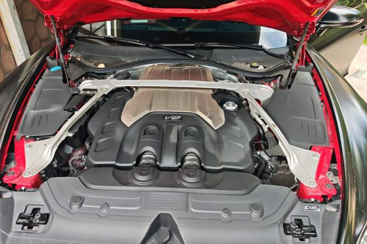 Used Bentley Continental 2022 4.0T GT V8 Mulliner Engine Bay