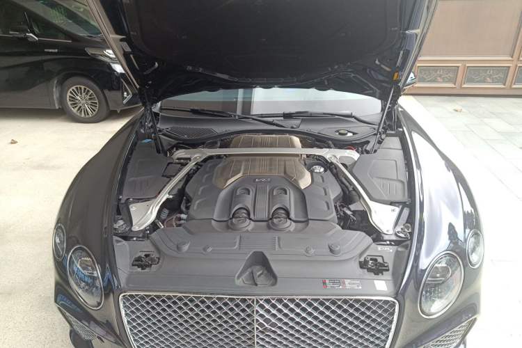 Used Bentley Continental 2022 4.0T GT V8 Mulliner Engine Bay