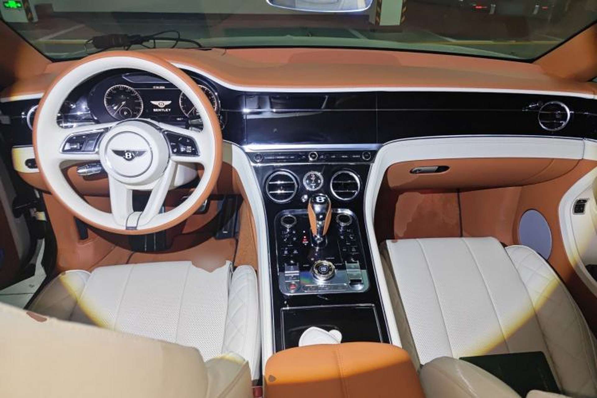Used Bentley Continental 2022 4.0T GT V8 Center Console