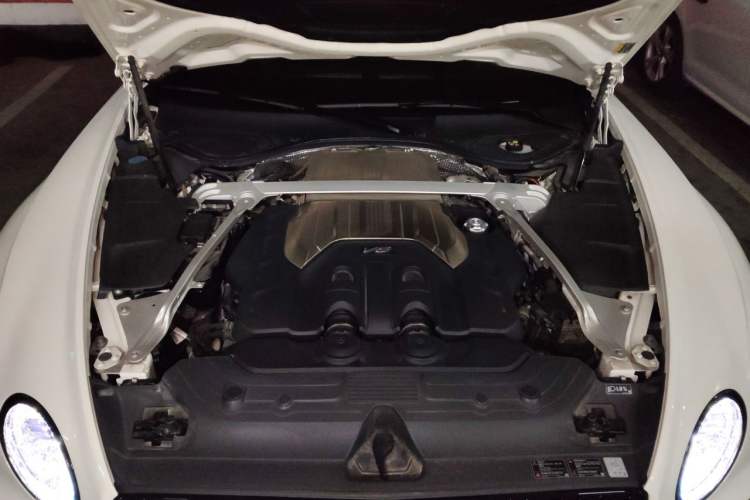 Used Bentley Continental 2022 4.0T GT V8 Mulliner Engine Bay