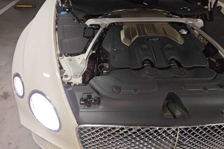 Used Bentley Continental 2022 4.0T GT V8 Engine Bay Right