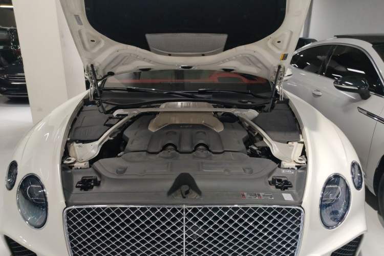 Used Bentley Continental 2022 4.0T GT V8 Engine Bay