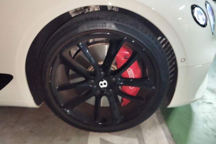 Used Bentley Continental 2022 4.0T GT V8 Mulliner Right Front Wheel Hub