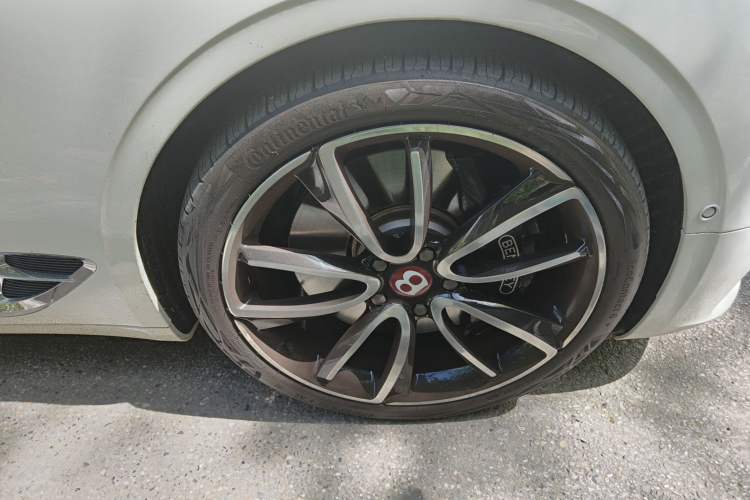 Used Bentley Continental 2022 4.0T GT V8 Mulliner Right Front Wheel Hub
