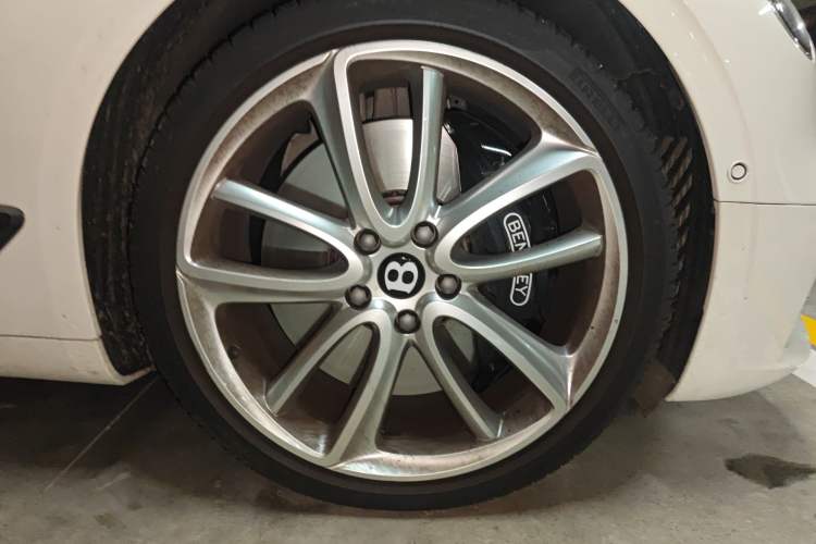 Used Bentley Continental 2022 4.0T GT V8 Right Front Wheel Hub