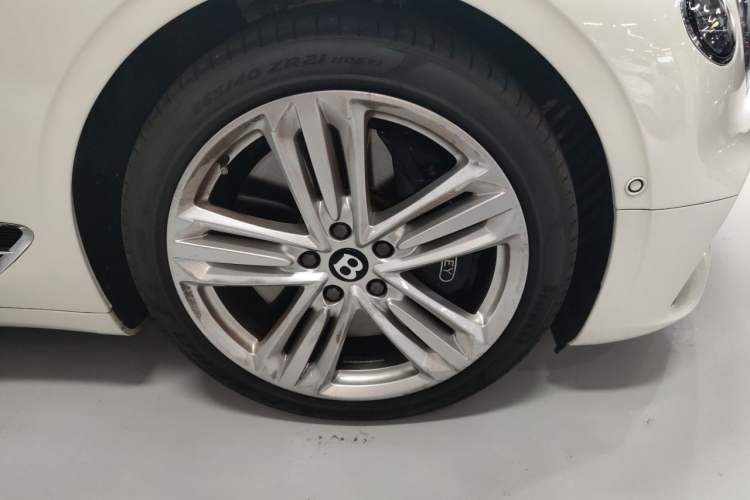 Used Bentley Continental 2022 4.0T GT V8 Right Front Wheel Hub