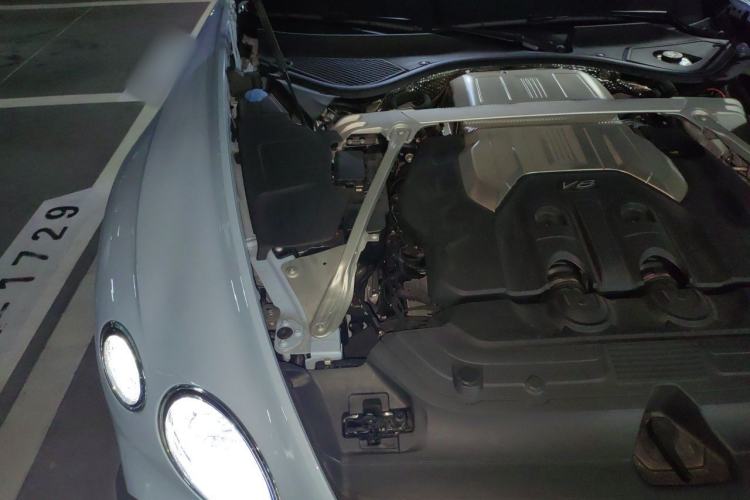 Used Bentley Continental 2023 4.0T GT V8 YADU Edition Engine Bay Right