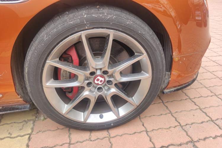 Used Bentley Continental GT  Right Front Wheel Hub