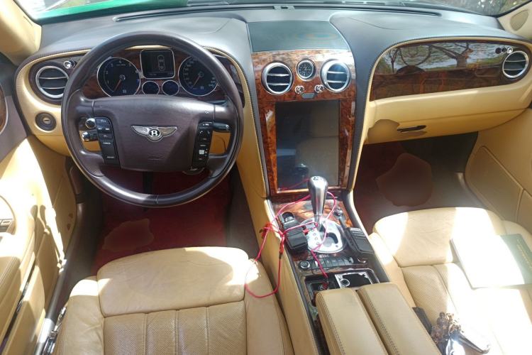 Used Bentley Flying Spur 2005 6.0T Standard Edition Center Console
