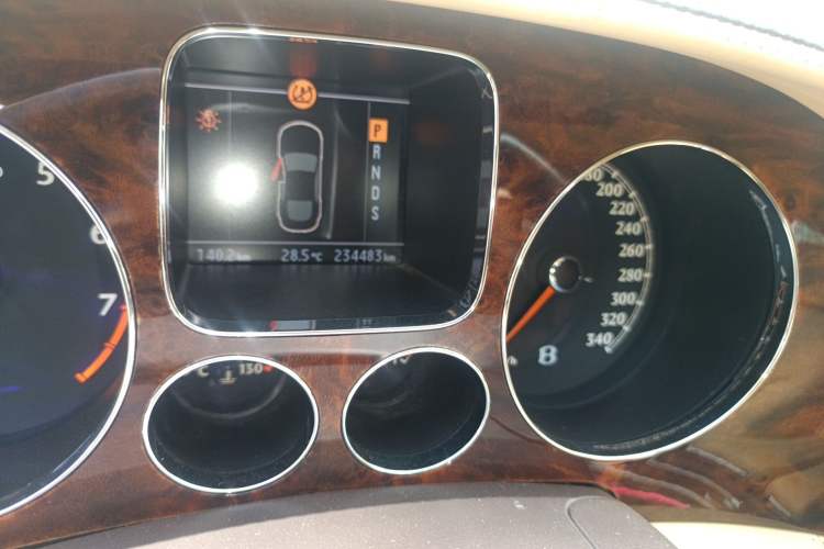 Used Bentley Flying Spur 2005 6.0T Standard Edition Odometer Close Up