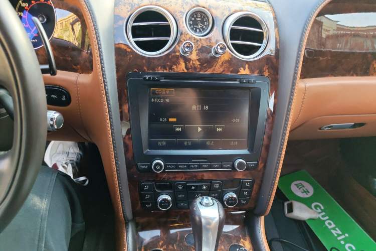 Used Bentley Flying Spur 2010 6.0T Five-Seat Version Audio And AC Panel
