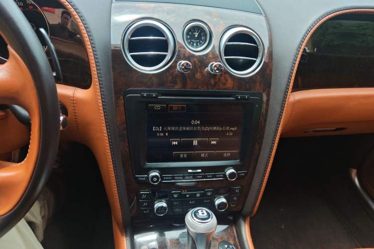 Used Bentley Flying Spur 2010 6.0T Four-Seat Version Audio And AC Panel