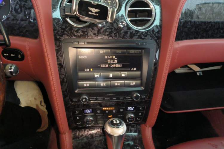 Used Bentley Flying Spur 2010 6.0T Four-Seat Version Audio And AC Panel
