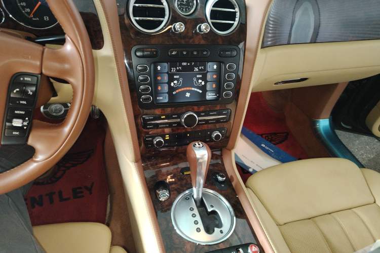 Used Bentley Flying Spur 2010 6.0T Five-Seat Version Audio And AC Panel