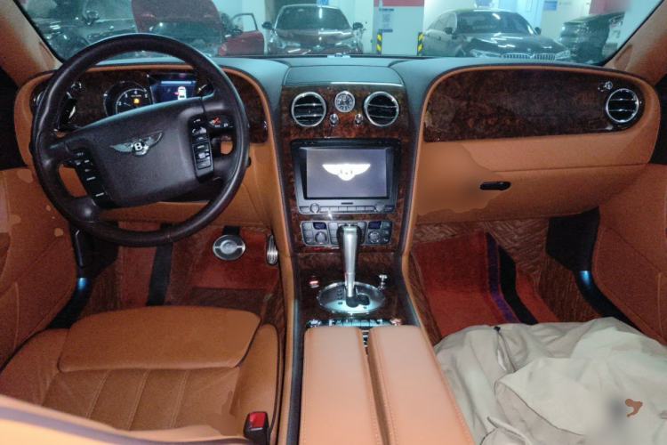 Used Bentley Flying Spur 2010 6.0T Five-Seat Version Center Console