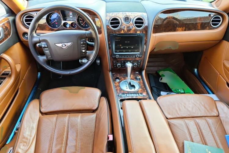 Used Bentley Flying Spur 2010 6.0T Five-Seat Version Center Console