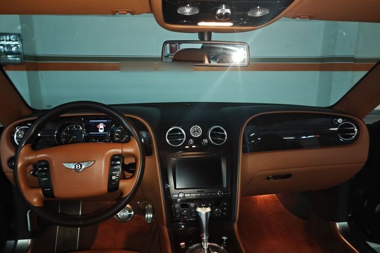 Used Bentley Flying Spur 2010 6.0T Four-Seat Version Center Console