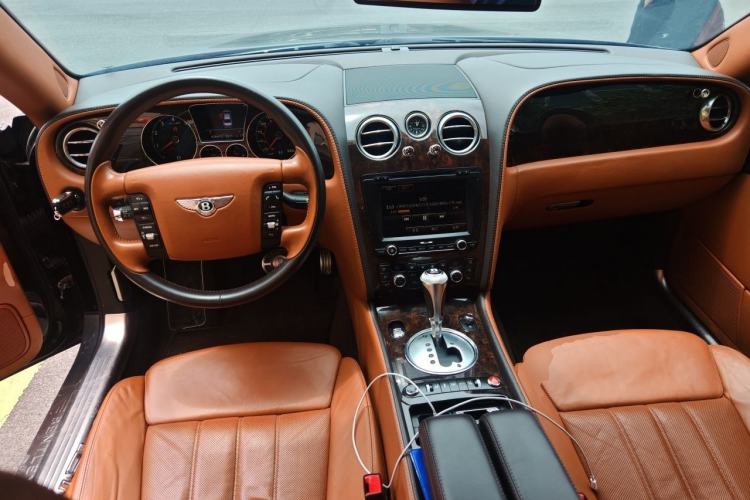 Used Bentley Flying Spur 2010 6.0T Four-Seat Version Center Console