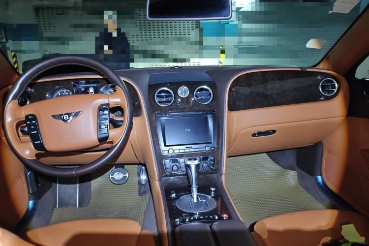 Used Bentley Flying Spur 2010 6.0T Four-Seat Version Center Console