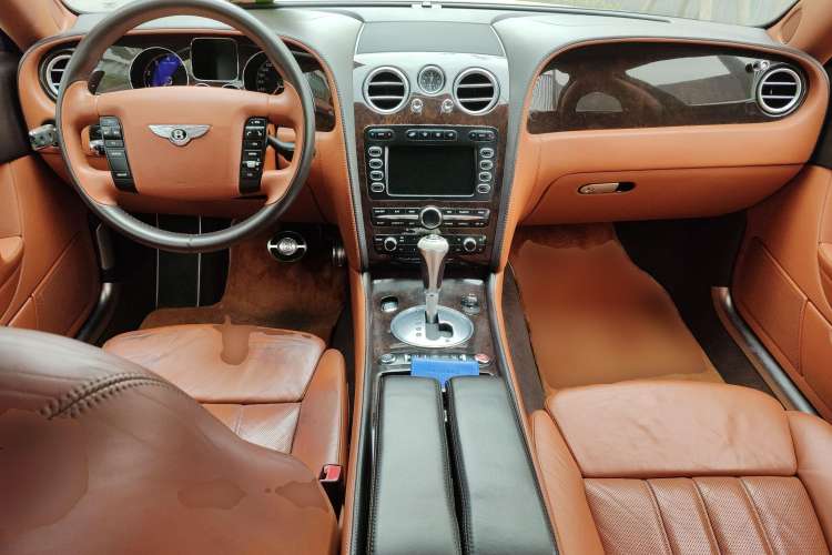 Used Bentley Flying Spur 2010 6.0T Four-Seat Version Center Console