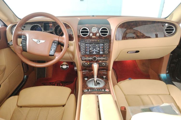 Used Bentley Flying Spur 2010 6.0T Five-Seat Version Center Console