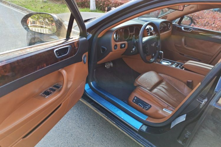 Used Bentley Flying Spur 2010 6.0T Five-Seat Version Driver Seat