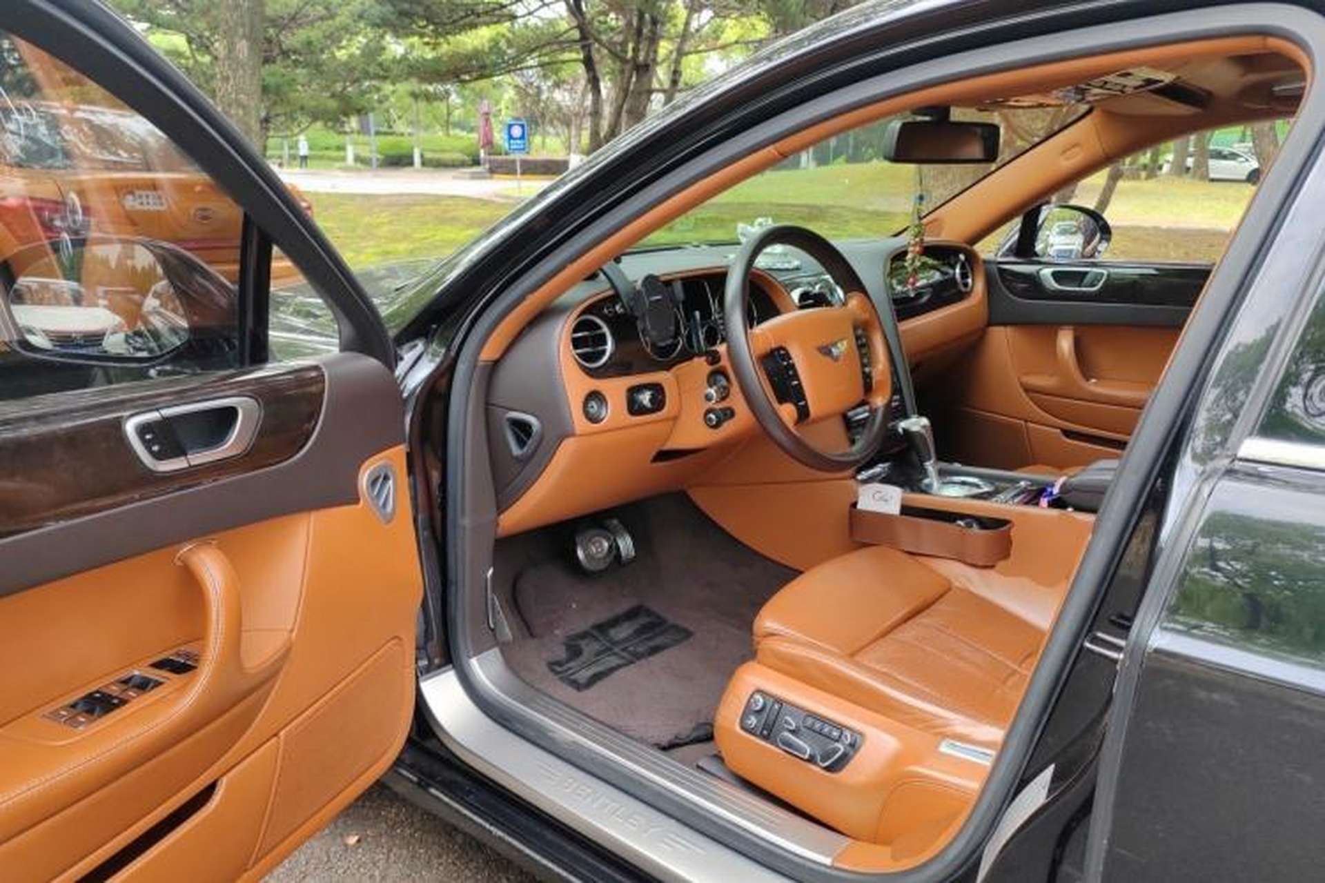 Used Bentley Flying Spur 2010 6.0T Four-Seat Version Driver Seat