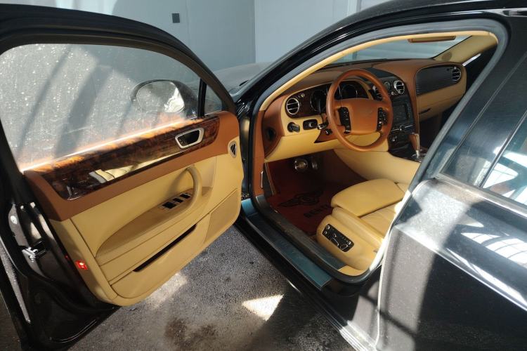 Used Bentley Flying Spur 2010 6.0T Five-Seat Version Driver Seat