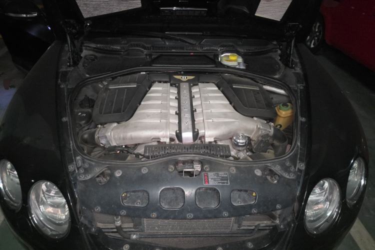 Used Bentley Flying Spur 2010 6.0T Five-Seat Version Engine Bay