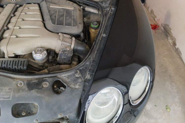 Used Bentley Flying Spur 2010 6.0T Four-Seat Version Engine Bay Left