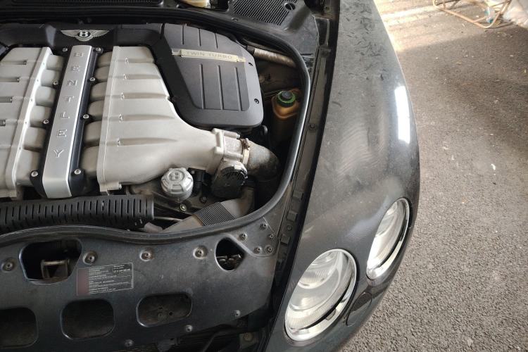 Used Bentley Flying Spur 2010 6.0T Five-Seat Version Engine Bay Left