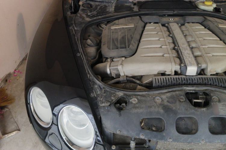 Used Bentley Flying Spur 2010 6.0T Four-Seat Version Engine Bay Right