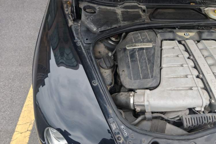 Used Bentley Flying Spur 2010 6.0T Four-Seat Version Engine Bay Right