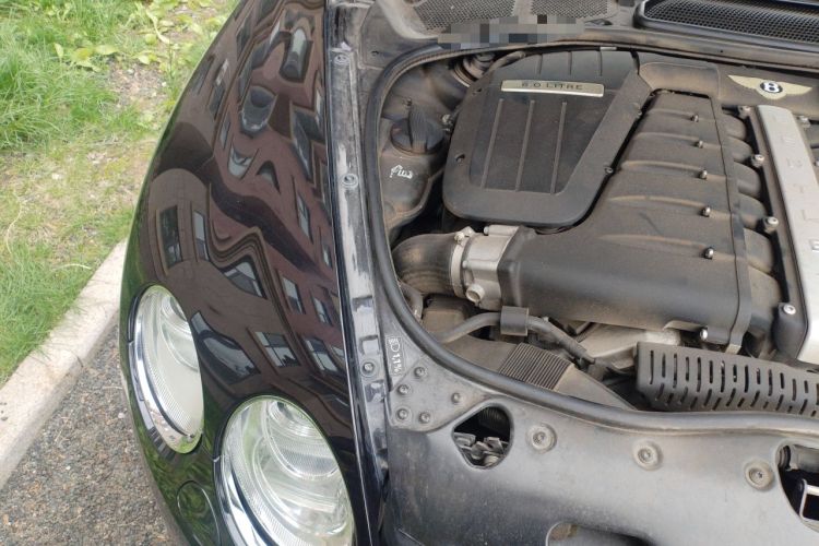 Used Bentley Flying Spur 2010 6.0T Five-Seat Version Engine Bay Right