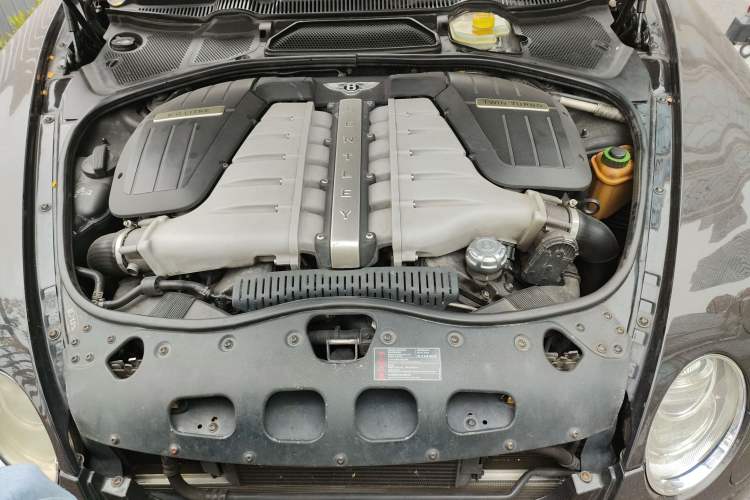 Used Bentley Flying Spur 2010 6.0T Four-Seat Version Engine Bay