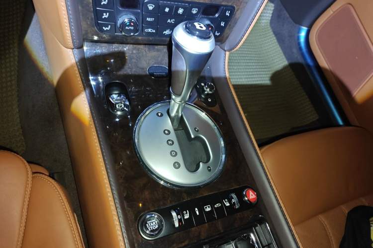 Used Bentley Flying Spur 2010 6.0T Four-Seat Version Gear Lever