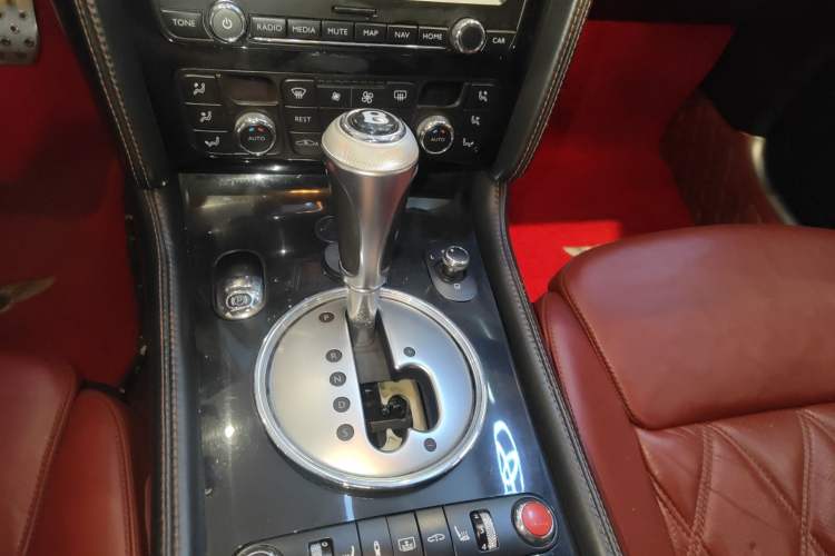 Used Bentley Flying Spur 2010 6.0T Five-Seat Version Gear Lever