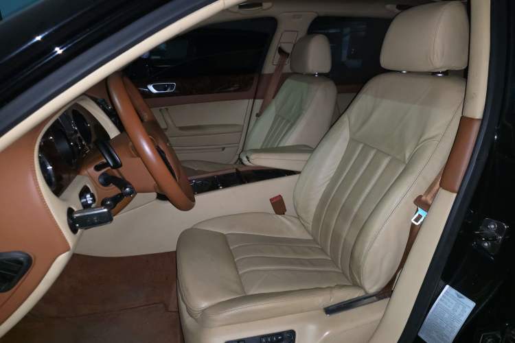 Used Bentley Flying Spur 2010 6.0T Five-Seat Version Left Front Seat