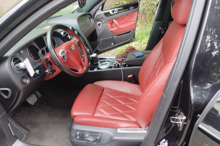 Used Bentley Flying Spur 2010 6.0T Five-Seat Version Left Front Seat