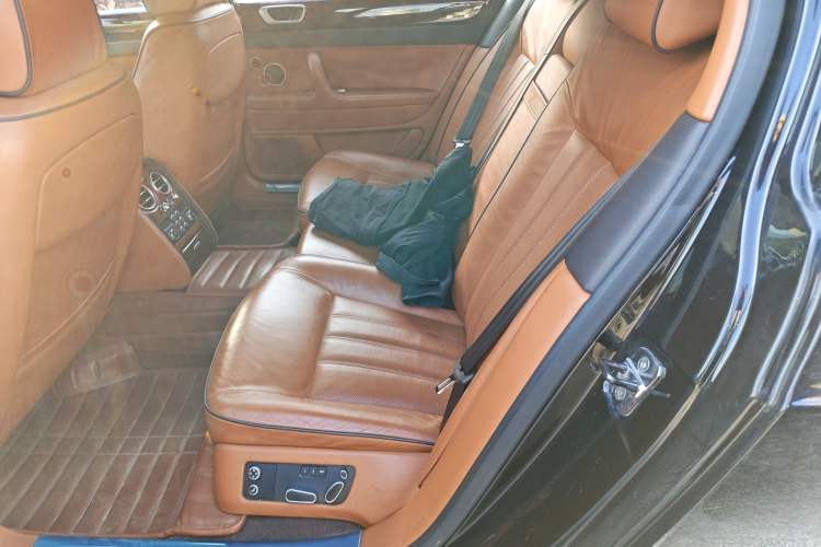 Used Bentley Flying Spur 2010 6.0T Five-Seat Version Left Rear Seat