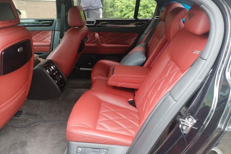 Used Bentley Flying Spur 2010 6.0T Five-Seat Version Left Rear Seat