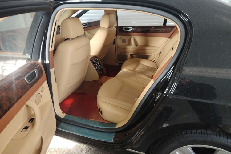 Used Bentley Flying Spur 2010 6.0T Five-Seat Version Left Rear Seat