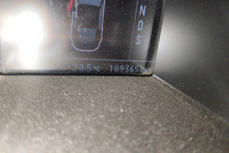 Used Bentley Flying Spur 2010 6.0T Four-Seat Version Odometer Close Up
